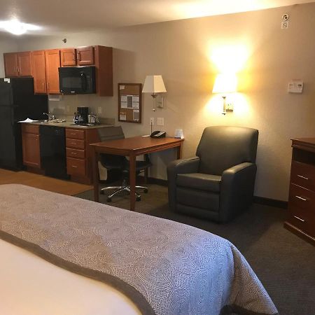 Candlewood Suites Kansas City Airport Exterior foto