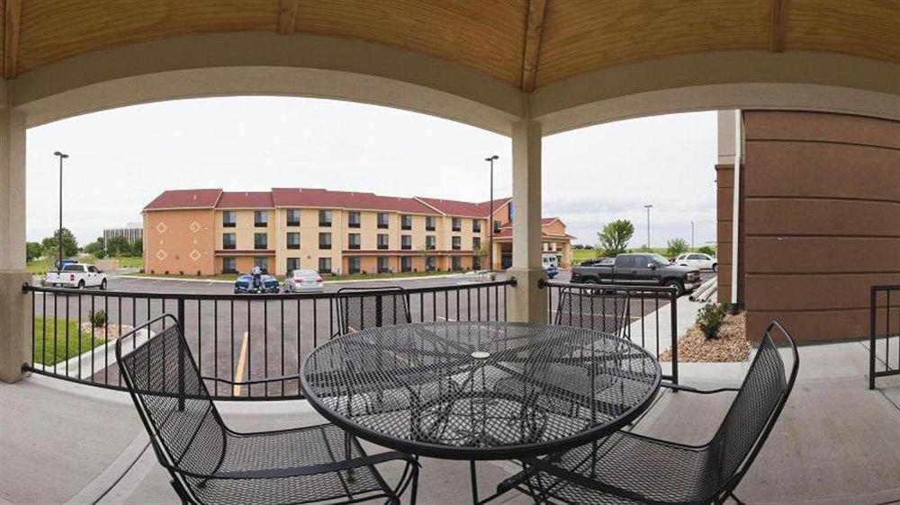 Candlewood Suites Kansas City Airport Exterior foto