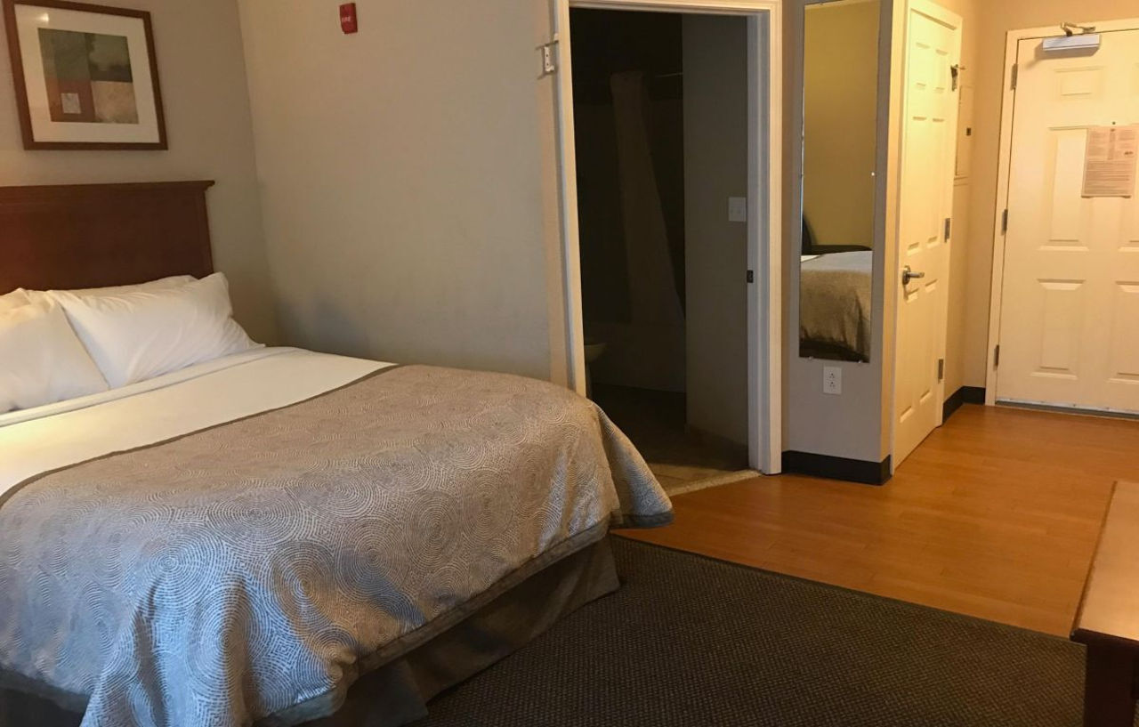 Candlewood Suites Kansas City Airport Exterior foto