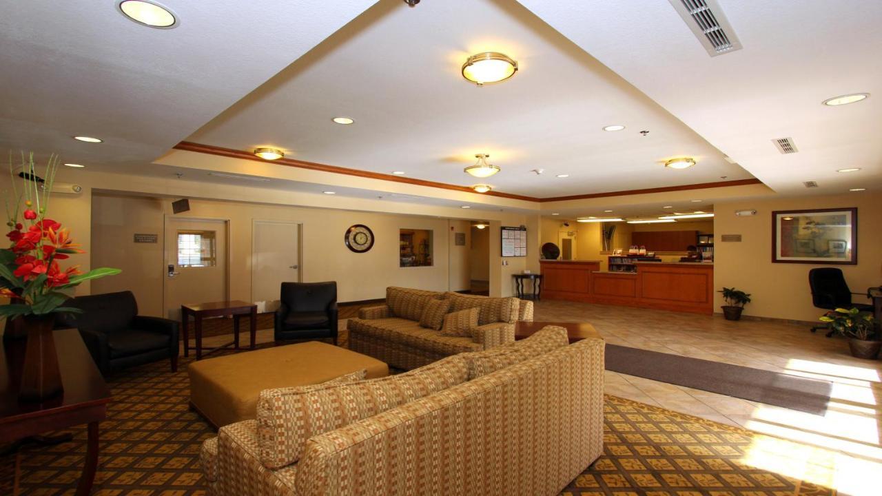 Candlewood Suites Kansas City Airport Exterior foto