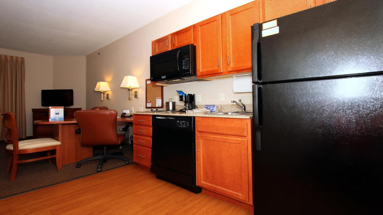 Candlewood Suites Kansas City Airport Exterior foto